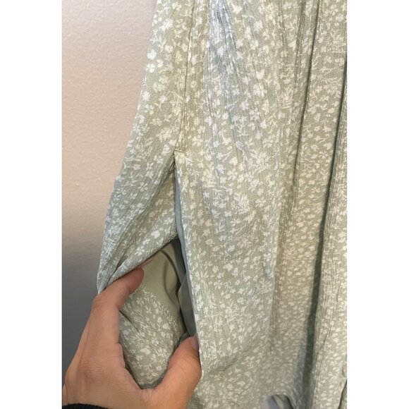 Hollister Light Green Smocked Floral Romper W/ Pockets & Versatile Off-Shoulder - Picture 4 of 9